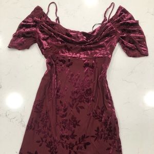 Fitted wine color sensual short dress